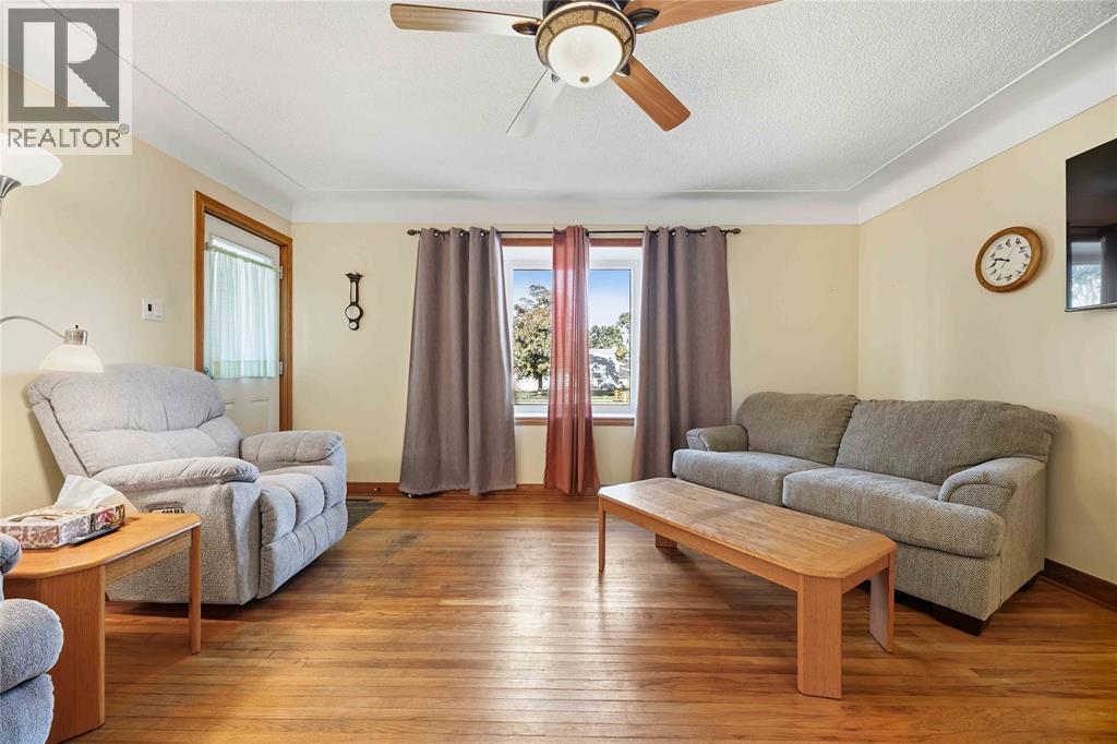 502 INDIAN ROAD North - 4