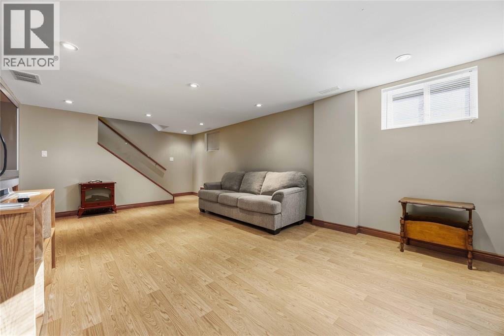 502 INDIAN ROAD North - 25
