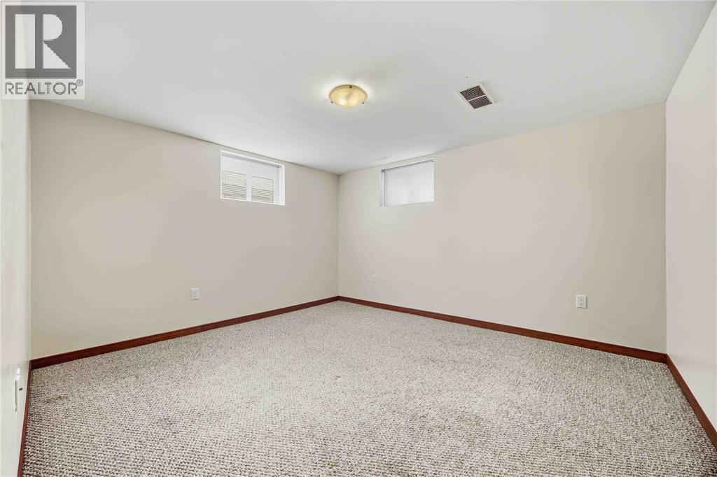 502 INDIAN ROAD North - 18