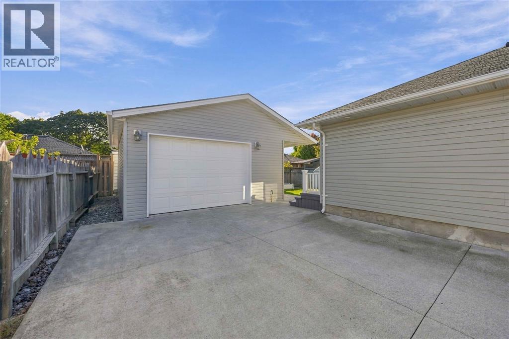 502 INDIAN ROAD North - 3