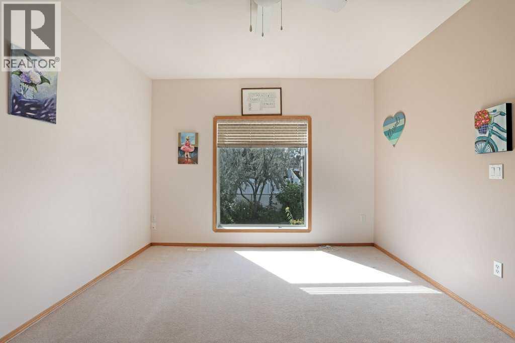 75 Sunset Crescent SW - Image 17