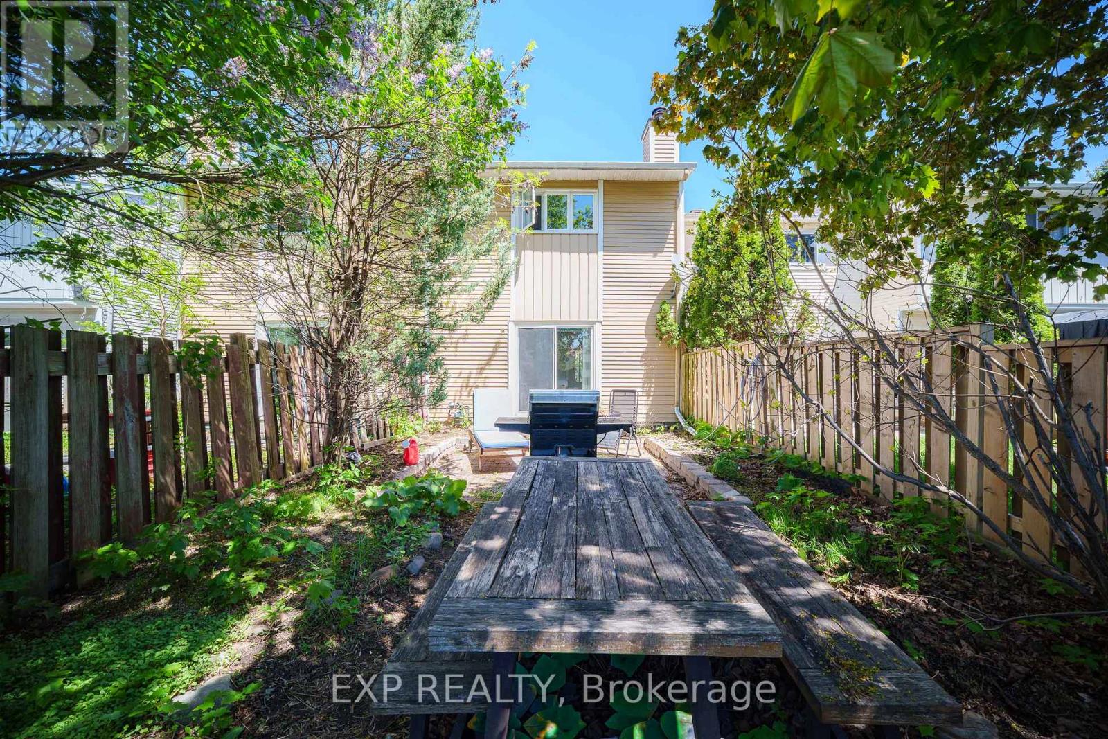 6431 TIMOTHY COURT, Ottawa — photo 2