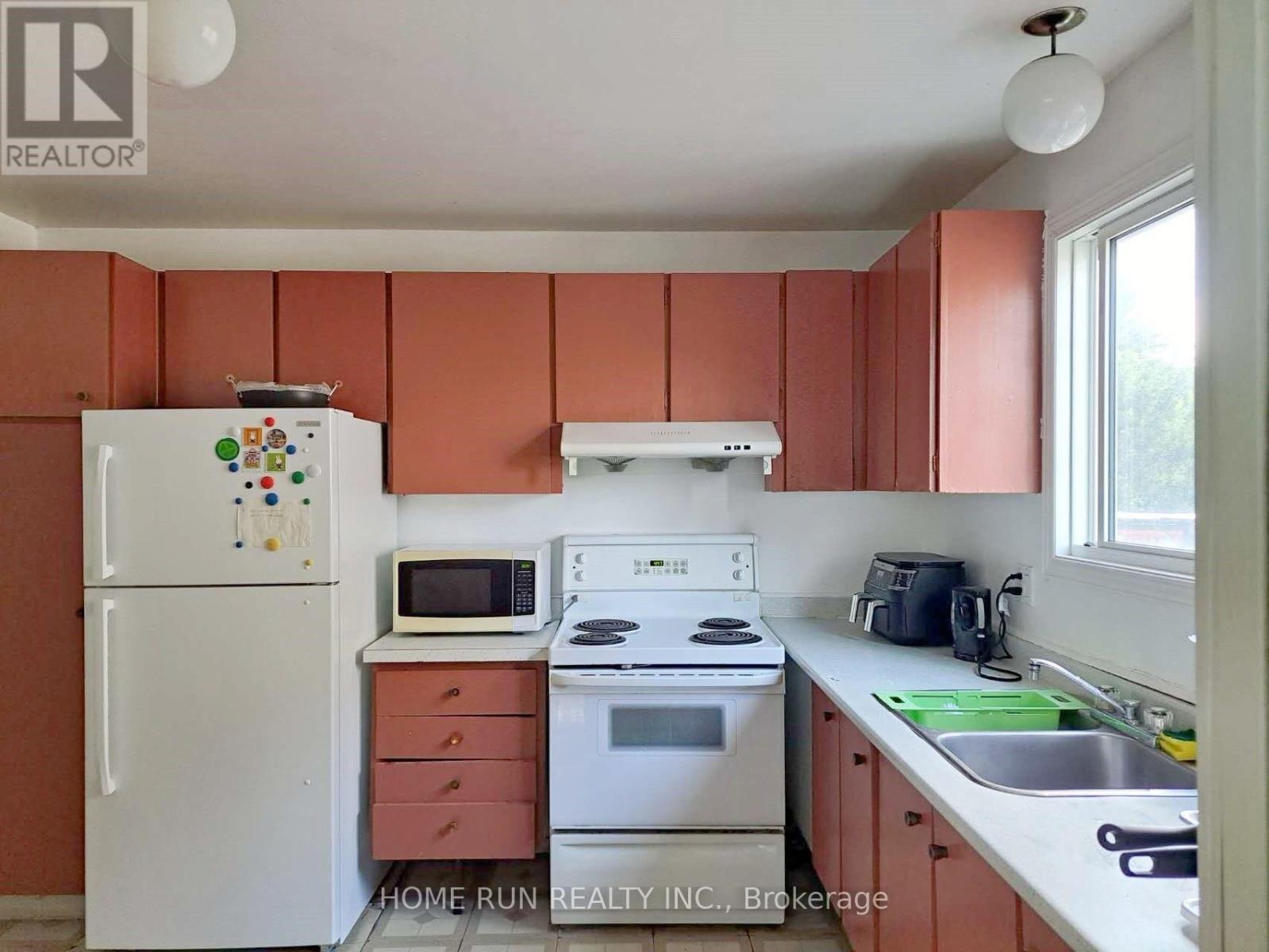 1023 MEADOWLANDS DRIVE - Image 36