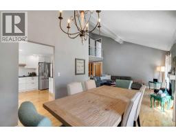 2pc Bathroom - 12 Oakvale Place Sw, Calgary, AB T2V1H4 Photo 8