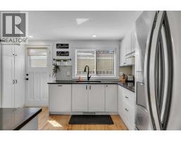 3pc Bathroom - 12 Oakvale Place Sw, Calgary, AB T2V1H4 Photo 12