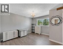 12 Oakvale Place Sw, Calgary, AB T2V1H4 Photo 27