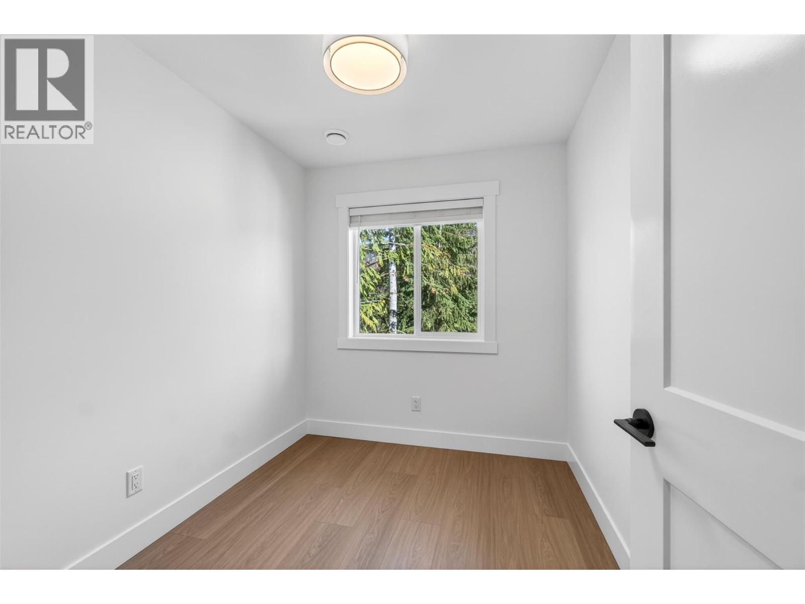 #8 222 Temple Street - Image 37