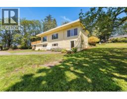 4589 Scarborough Rd, Saanich, BC V8Z5N6 Photo 25