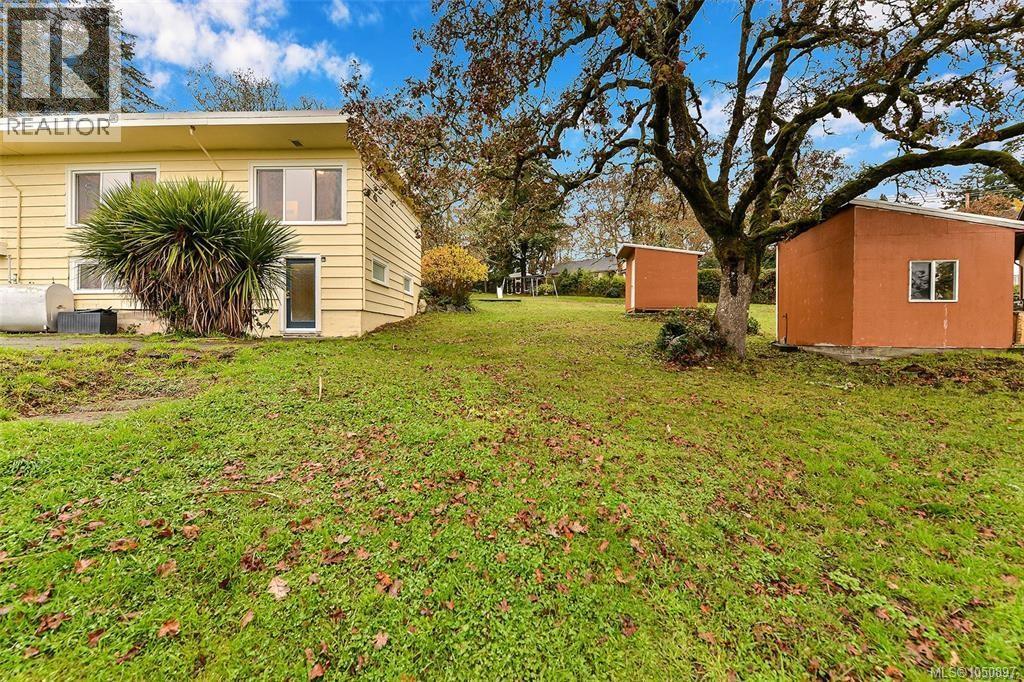 4589 Scarborough Rd - 26