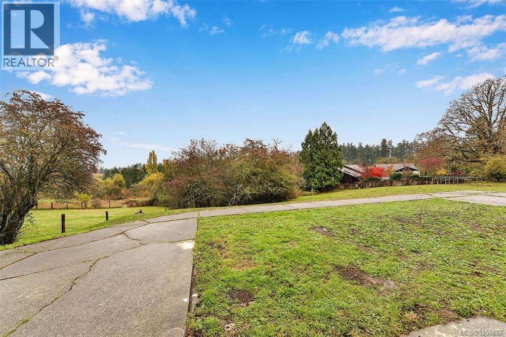 4589 Scarborough Rd - 33