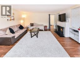 Family room - 4589 Scarborough Rd, Saanich, BC V8Z5N6 Photo 7