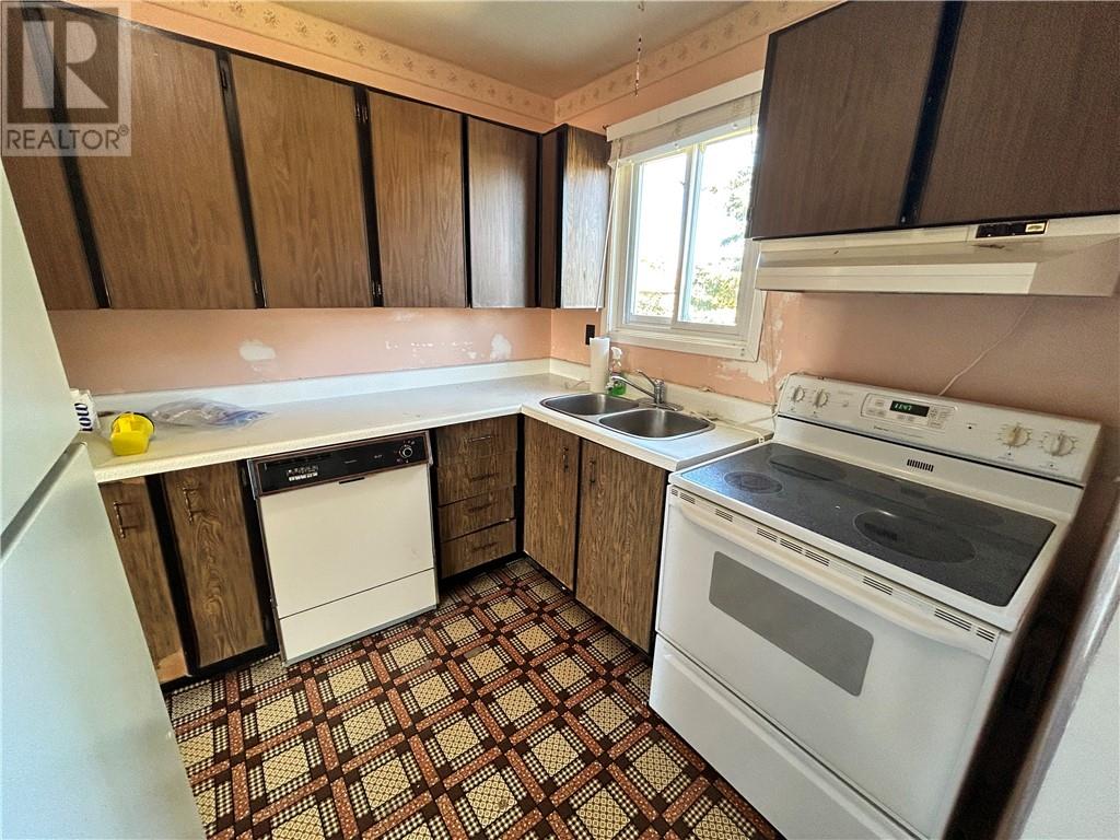 140 IMPERIAL Drive, Garon — photo 5