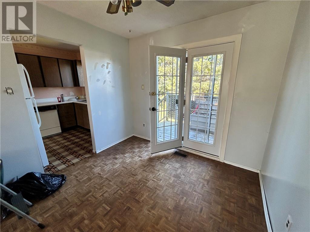 140 IMPERIAL Drive, Garon — photo 6