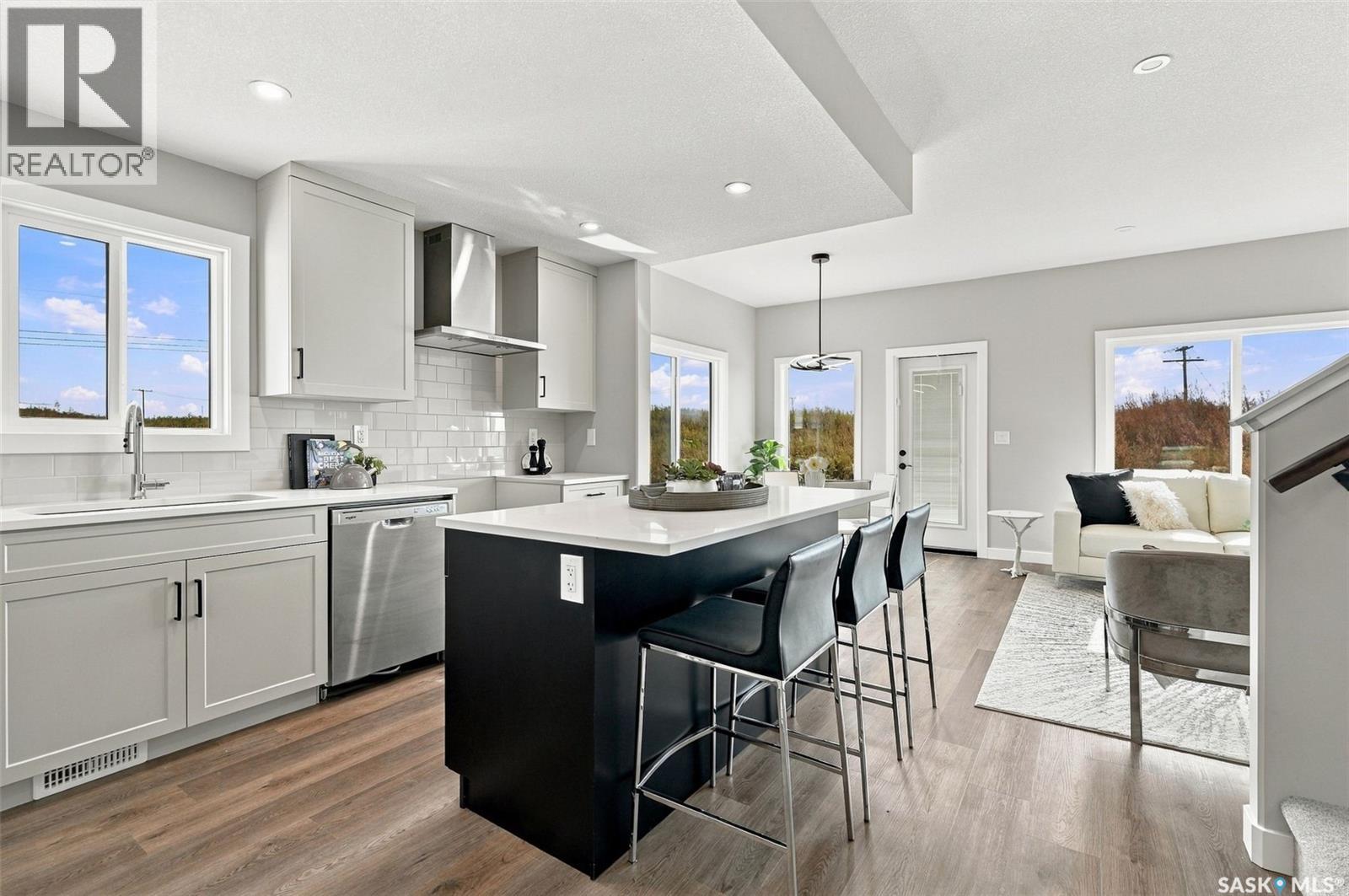 266 Kostiuk CRESCENT - 3
