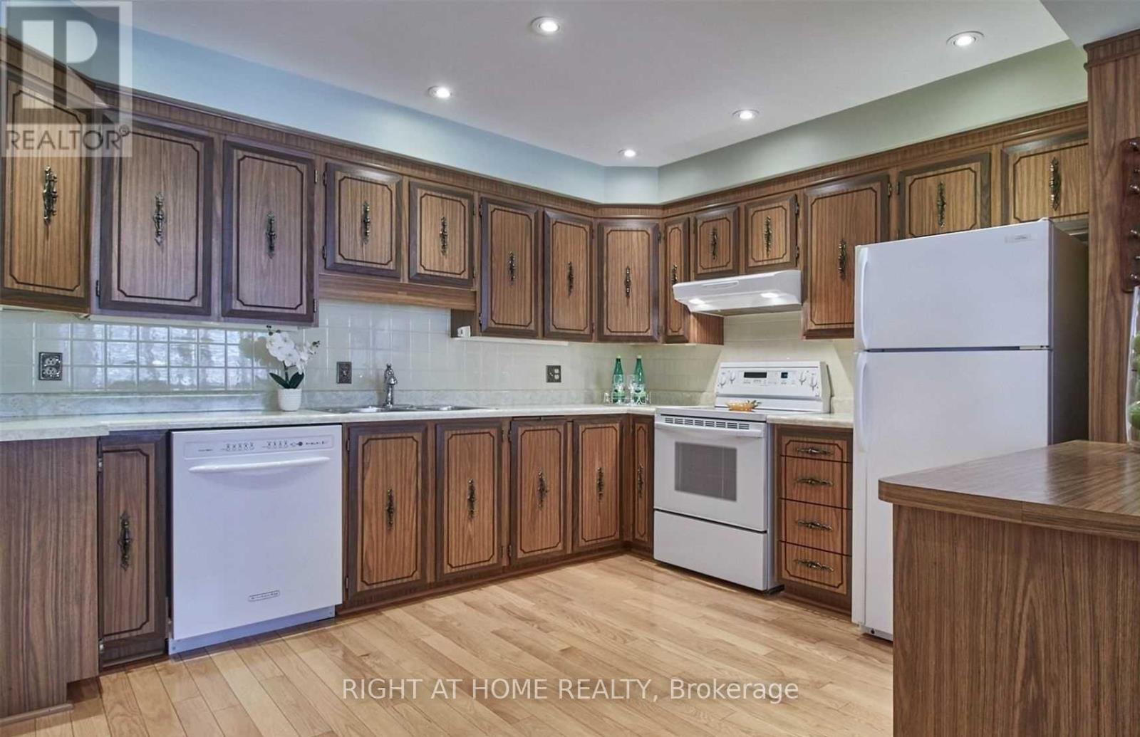 MAIN FLOOR - 716 TULIP COURT, Oshawa (Centennial) — photo 11
