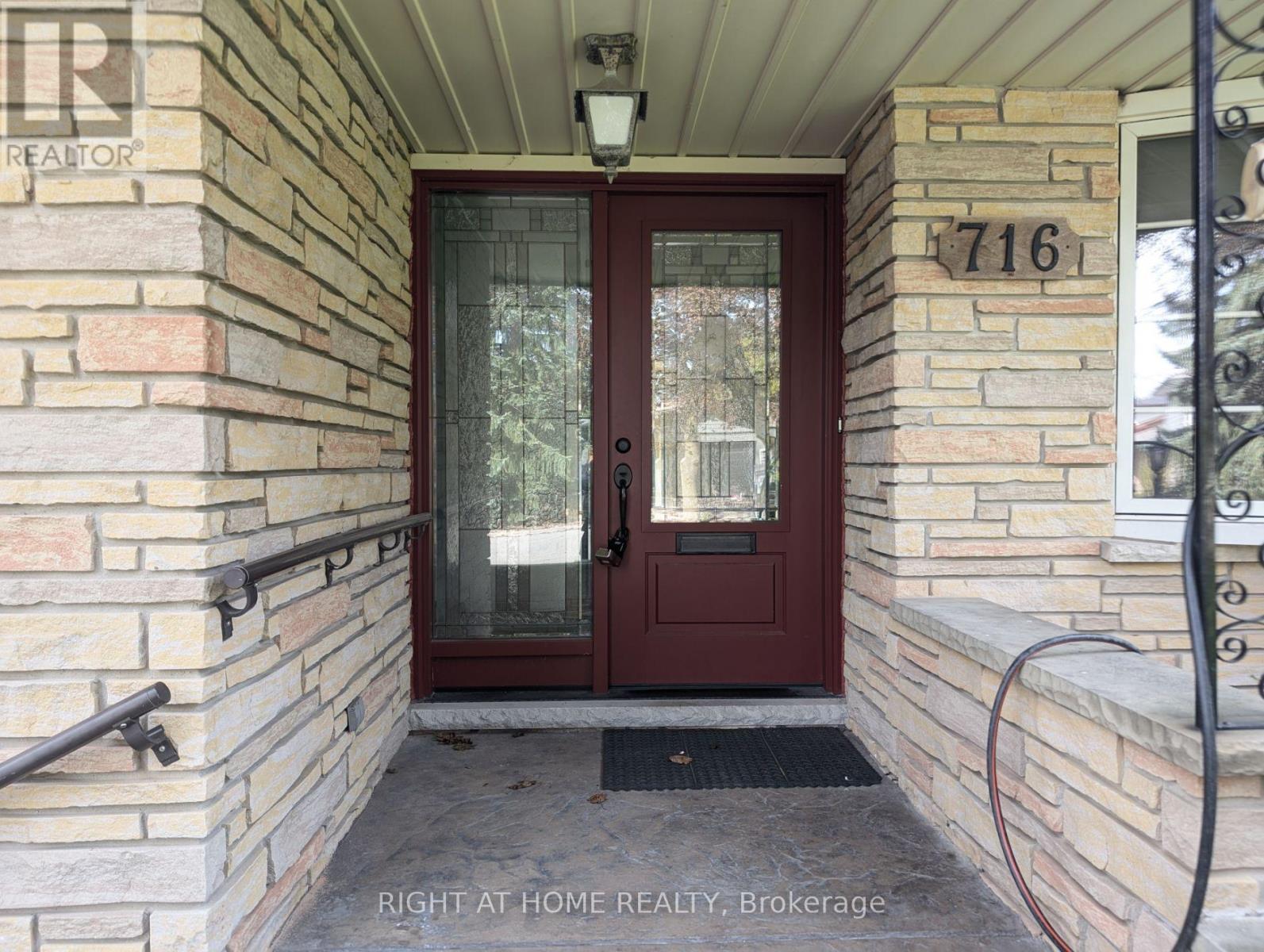 MAIN FLOOR - 716 TULIP COURT, Oshawa (Centennial) — photo 2