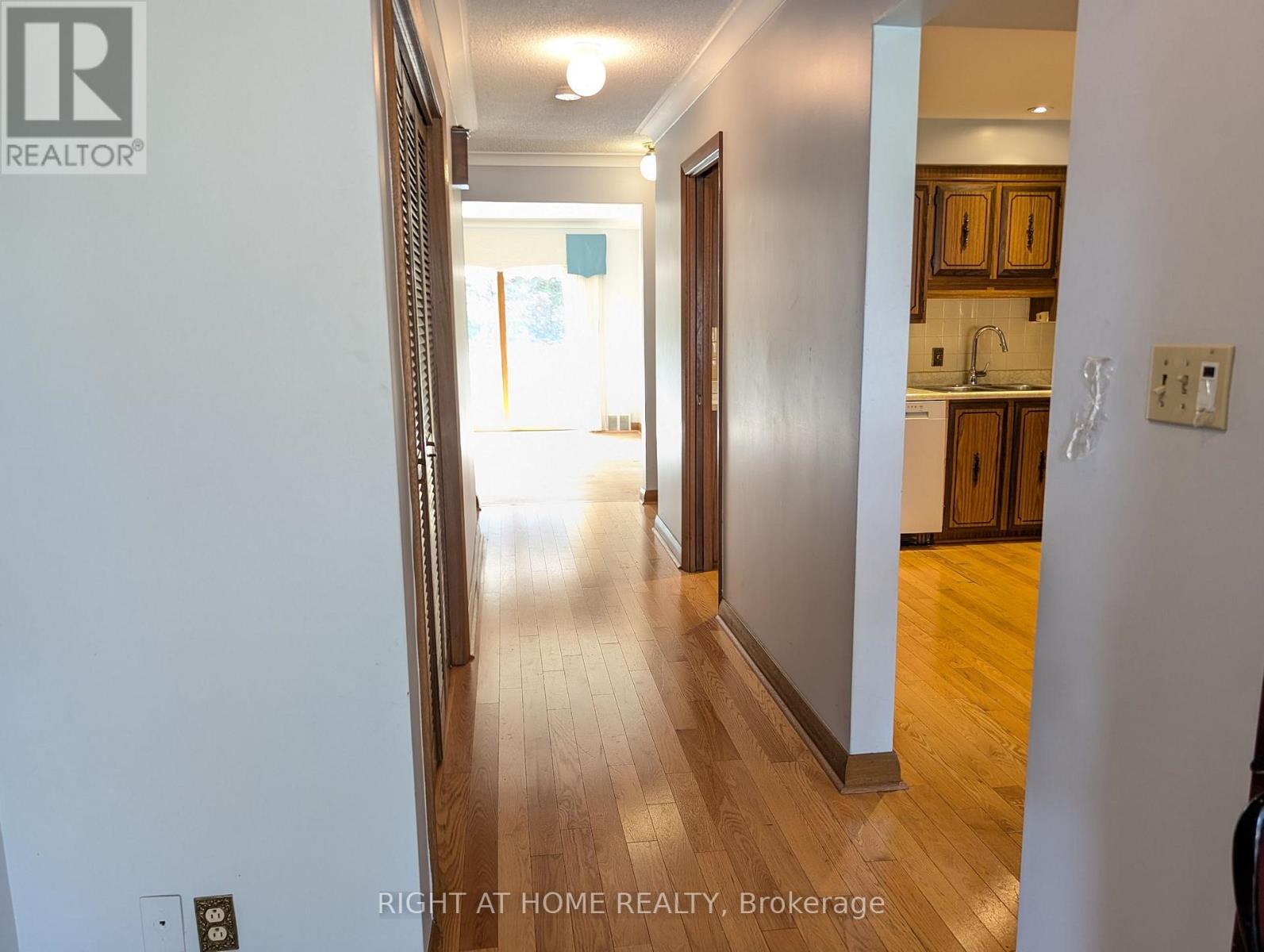 MAIN FLOOR - 716 TULIP COURT, Oshawa (Centennial) — photo 5