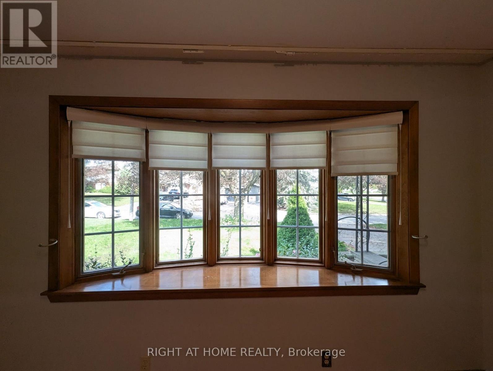 MAIN FLOOR - 716 TULIP COURT, Oshawa (Centennial) — photo 9