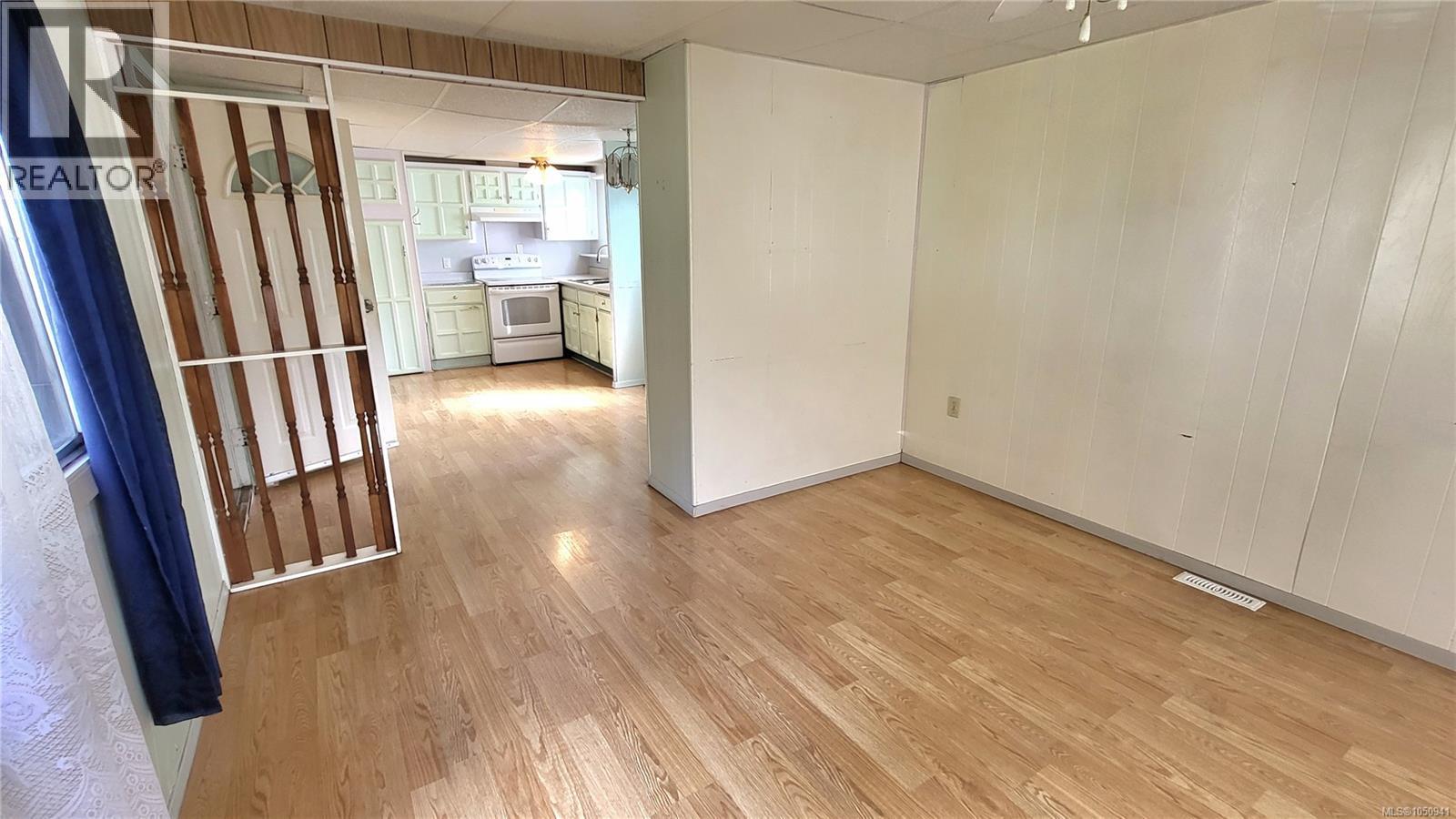 #12 1655 Alberni Hwy - 10