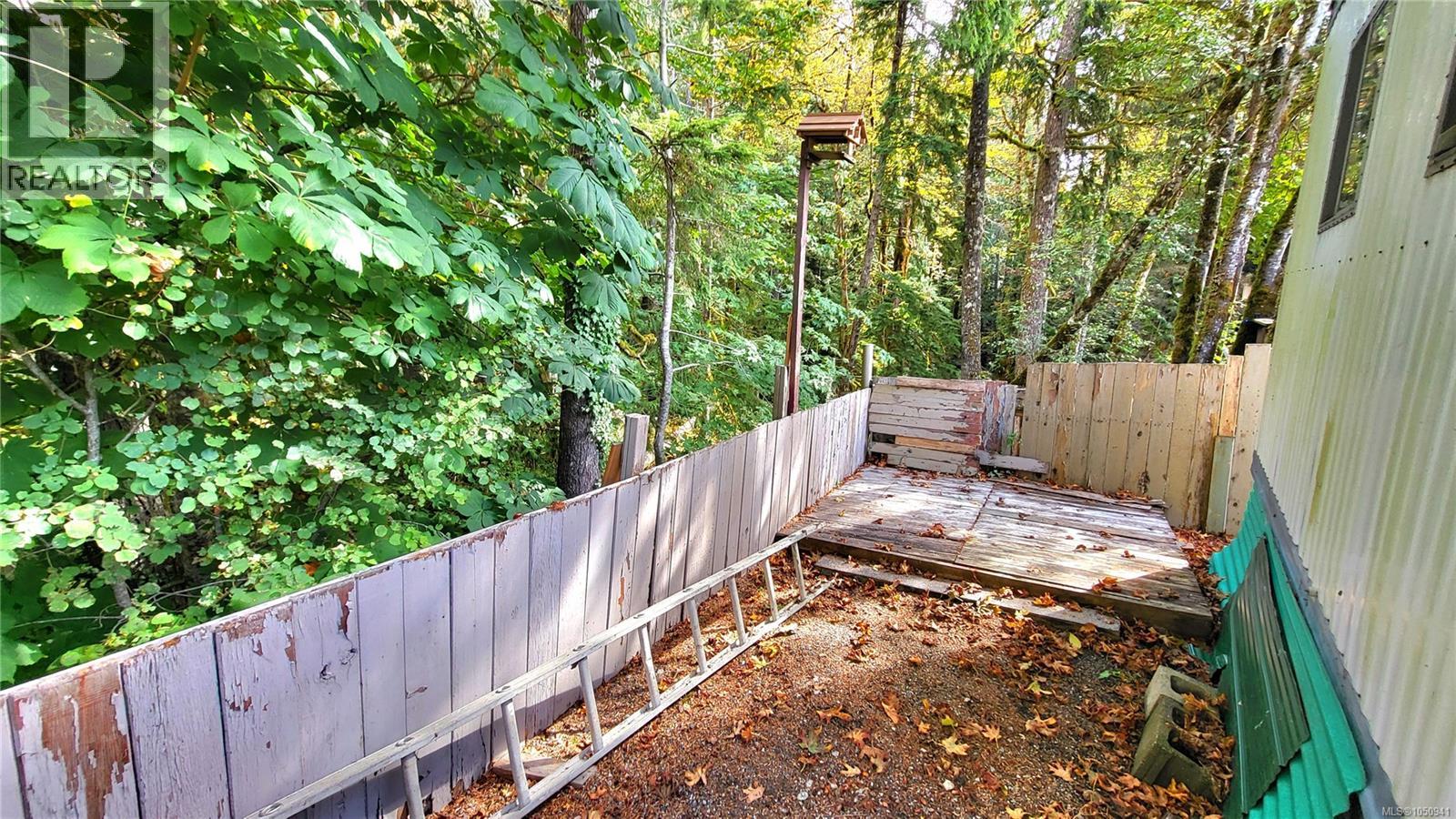 #12 1655 Alberni Hwy - 27