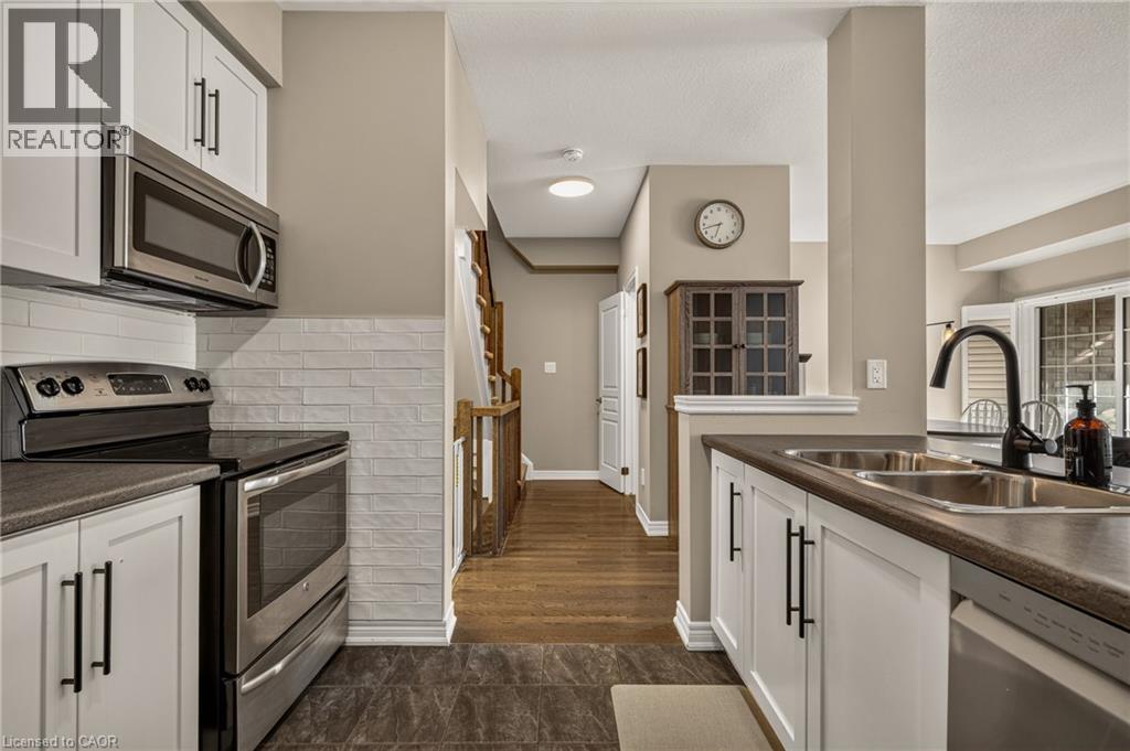 257 PARKSIDE Drive Unit# 35, Waterdown — photo 8
