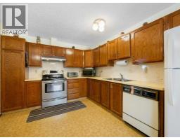 Bedroom - 1620 47 Street Sw, Calgary, AB T3C2C8 Photo 6