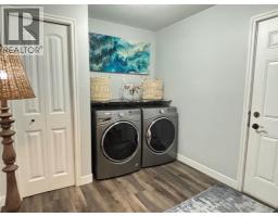 Family room - 3407 50b Street Close, Camrose, AB T4V1J8 Photo 11