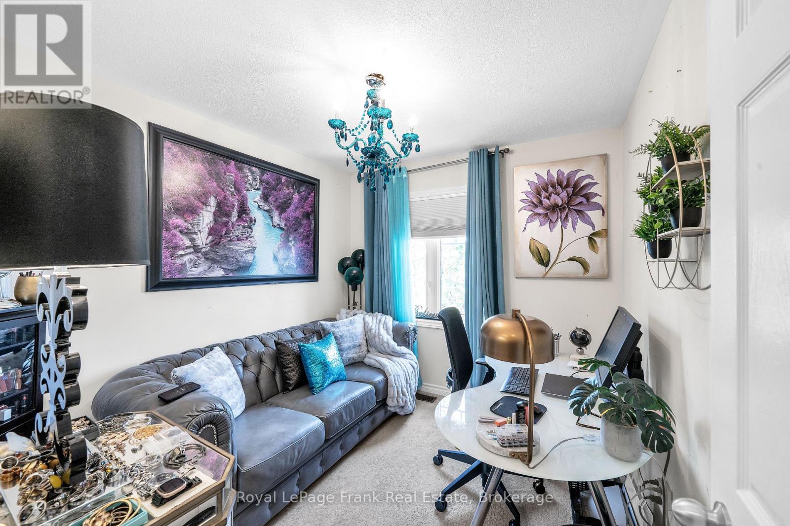 5 MARKHAM TRAIL - Image 24