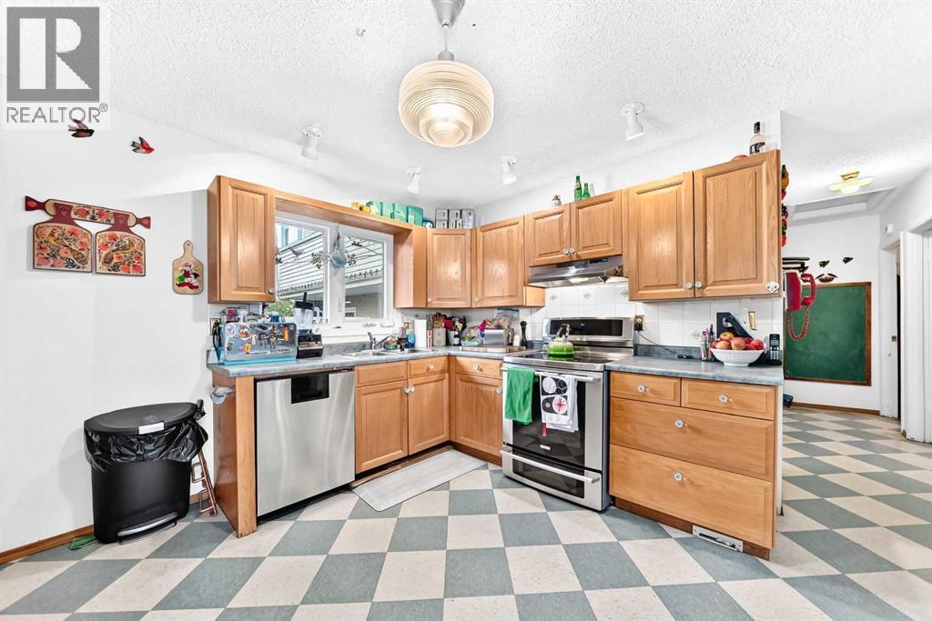 8344 47 Avenue NW - 11