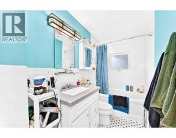 8344 47 Avenue NW - photo 14