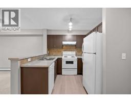 Dining room - 9216, 70 Panamount Drive Nw, Calgary, AB T3K6K6 Photo 6