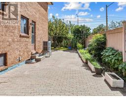 858 Wetherby Lane, Mississauga, ON L4W4S9 Photo 38
