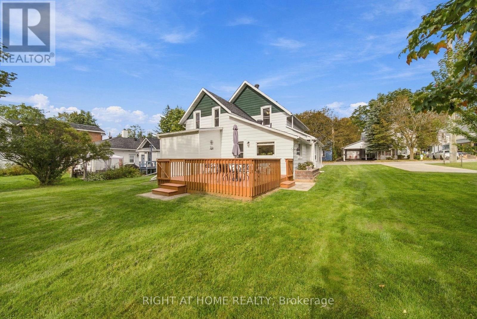 8 MARIA STREET - 36