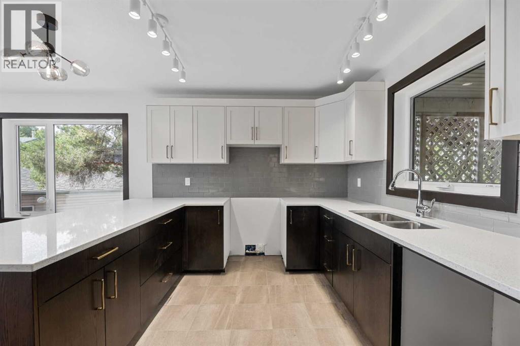 1525 Mary Place - 9