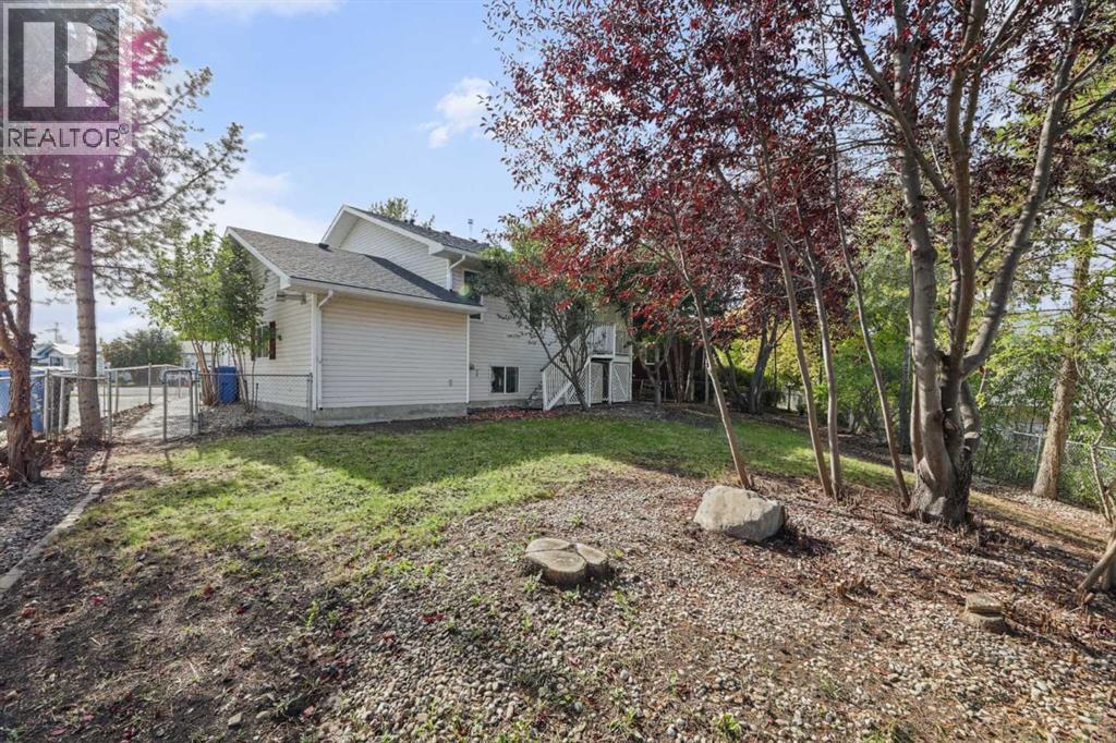 1525 Mary Place - 24