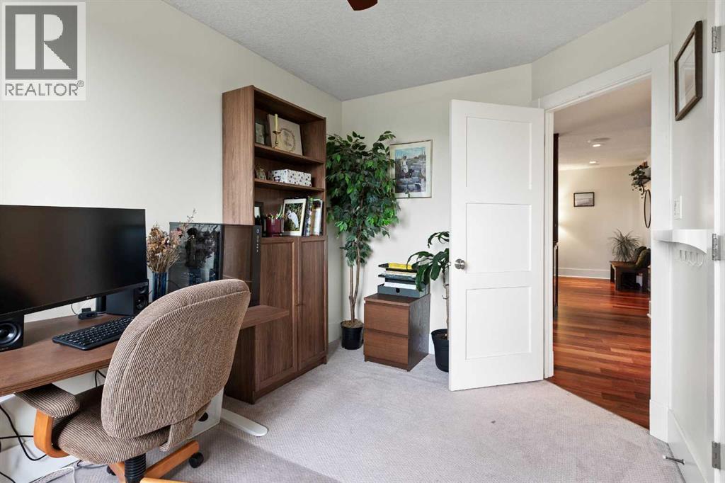 301, 312 Cedar Crescent SW - photo 19