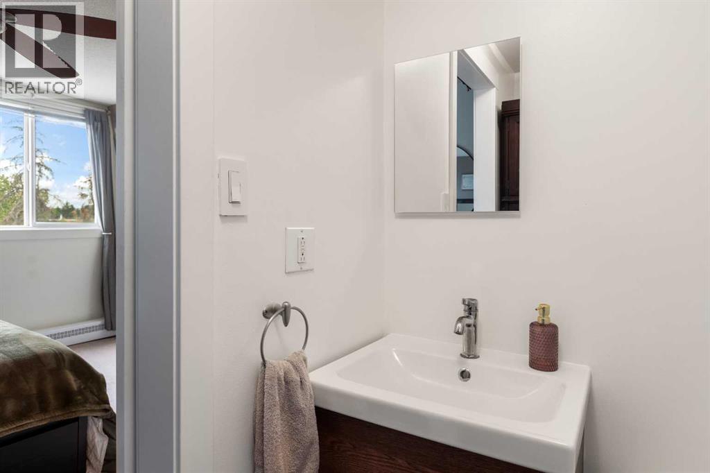 301, 312 Cedar Crescent SW - photo 22