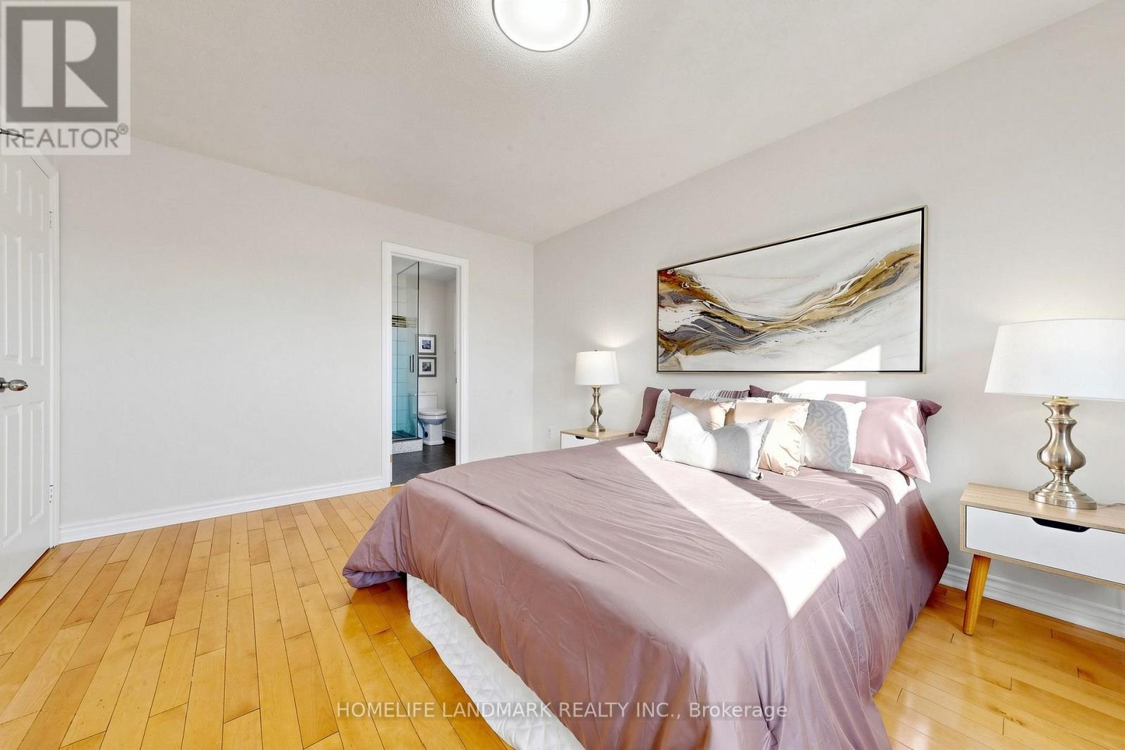 23 HASHBURY PLACE - 18