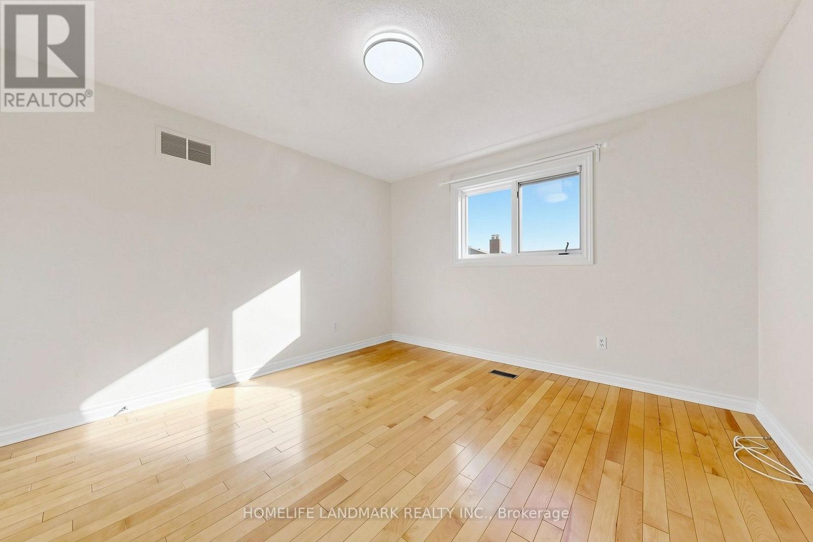 23 HASHBURY PLACE - 22