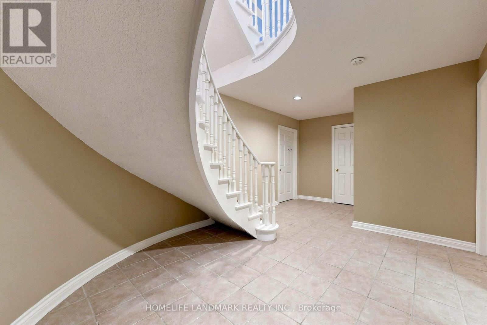 23 HASHBURY PLACE - 24