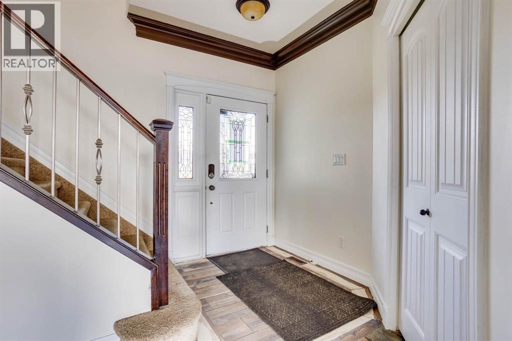 165 Lynx Crescent - 2