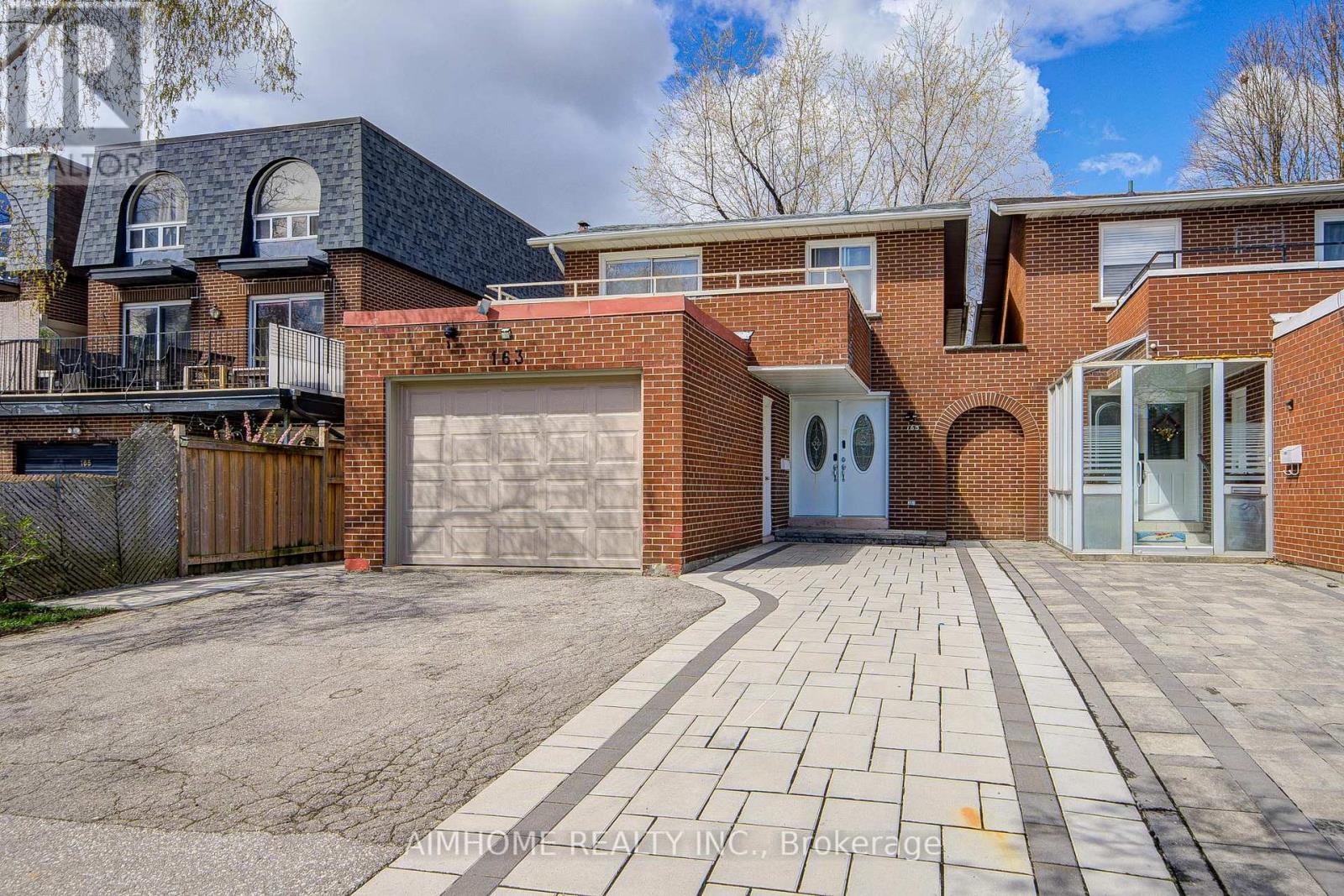 163 CHIPWOOD CRESCENT - 1