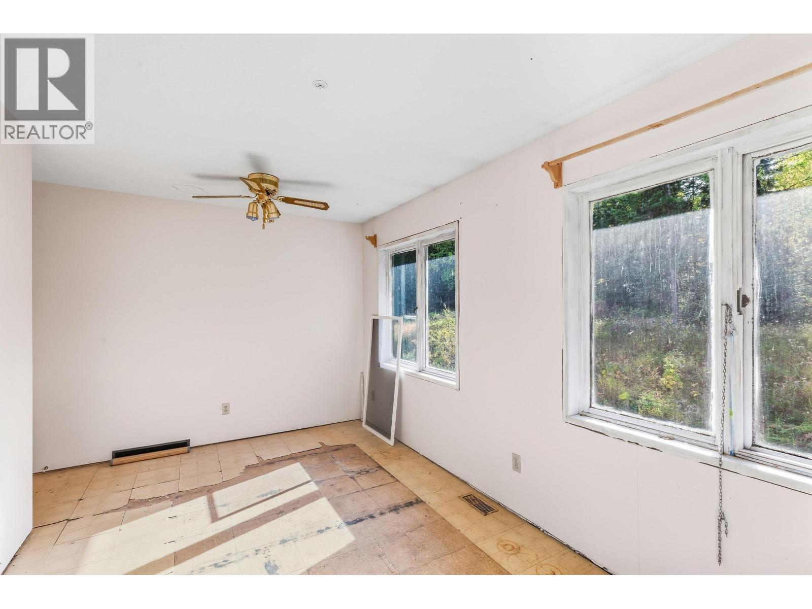 16385 SCHEFER DRIVE - Image 17