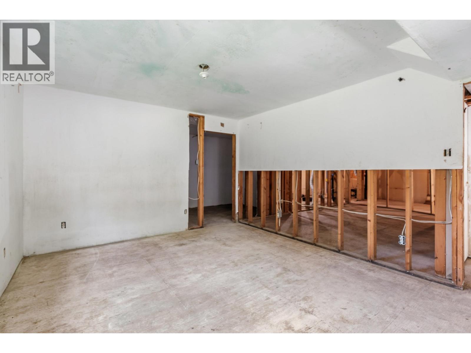 16385 SCHEFER DRIVE - 33