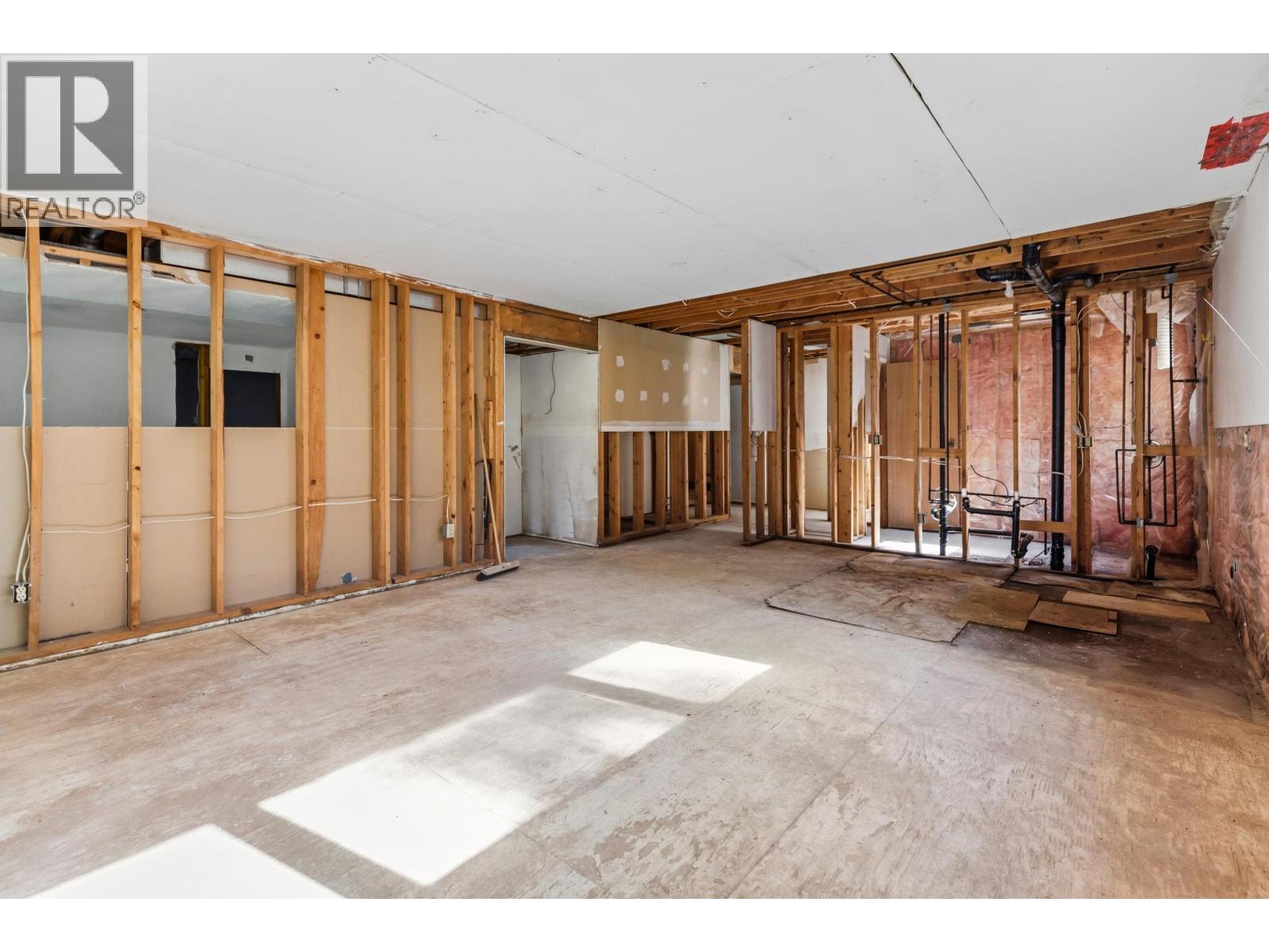 16385 SCHEFER DRIVE - Image 34