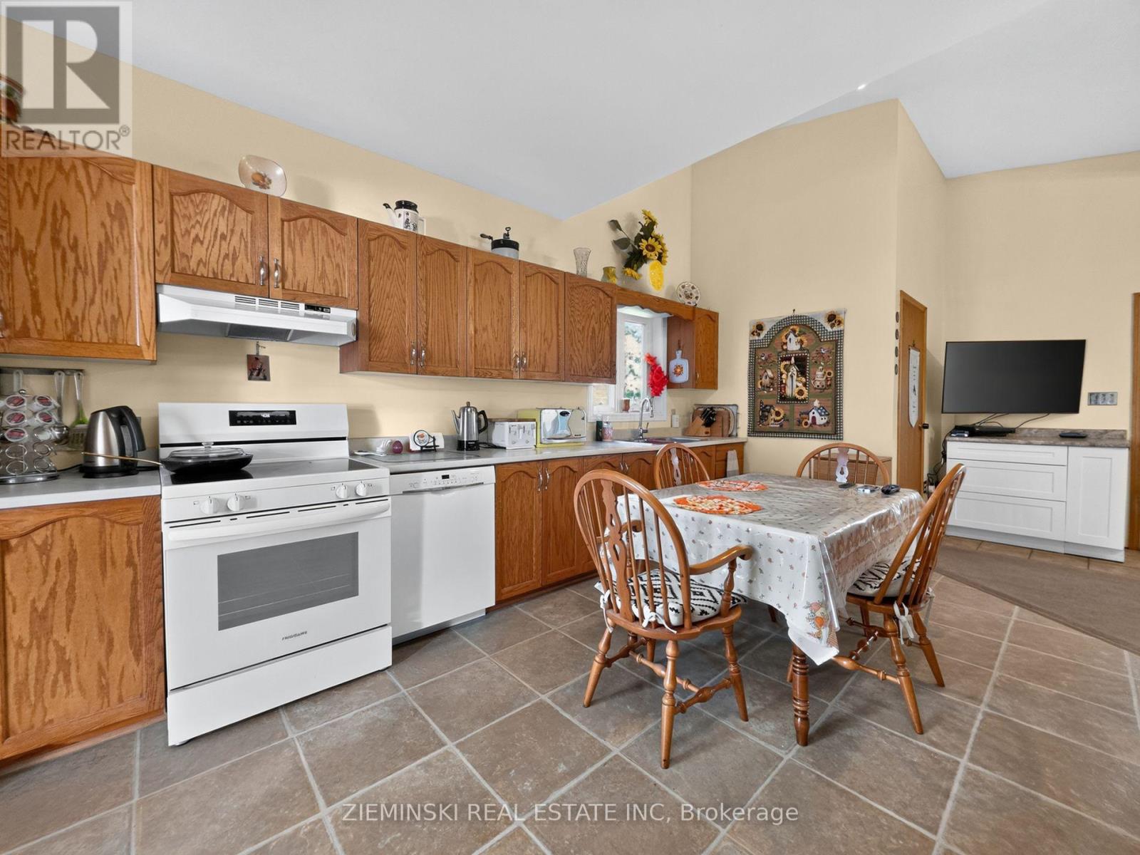 484 EIGHTH AVENUE, Black River-Matheson (Matheson) — photo 9