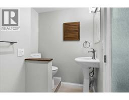 7715 67 Avenue Nw, Calgary, AB T3B4P2 Photo 30