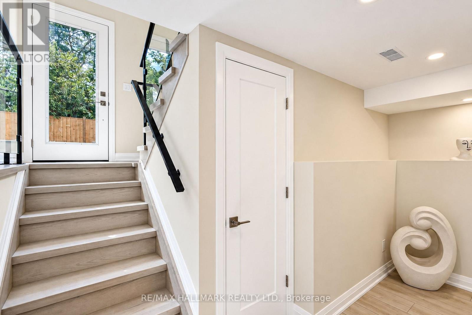 47 HARCOURT AVENUE - Image 33