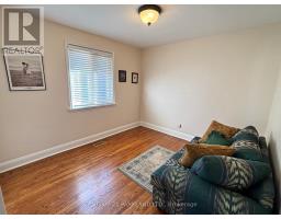 14 Orlando Boulevard, Toronto, ON M1R3N4 Photo 11