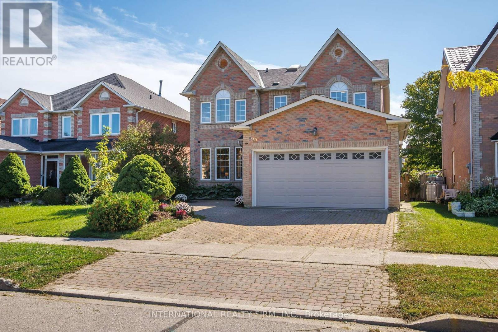 95 GILLINGHAM AVENUE, Markham (Milliken Mills East) — photo 2